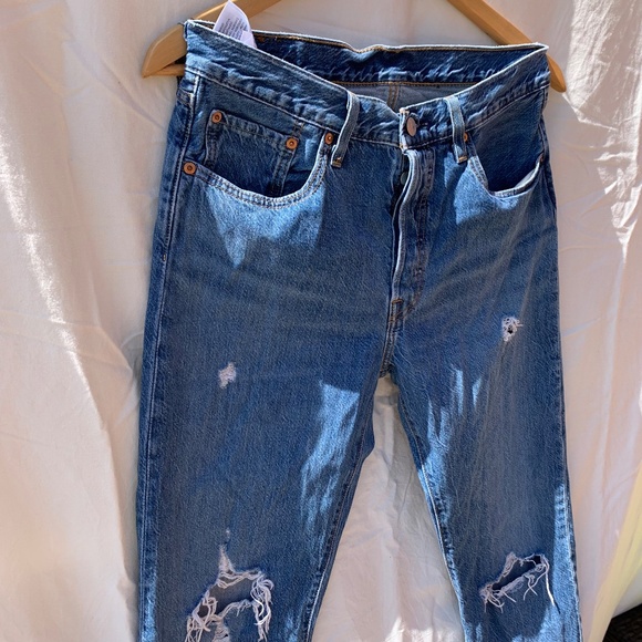Distressed Levi's 501 - Picture 2 of 9
